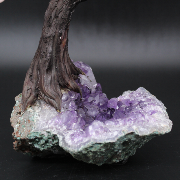 Árbol mineral con base de amatista y hojas de cuarzo rosa