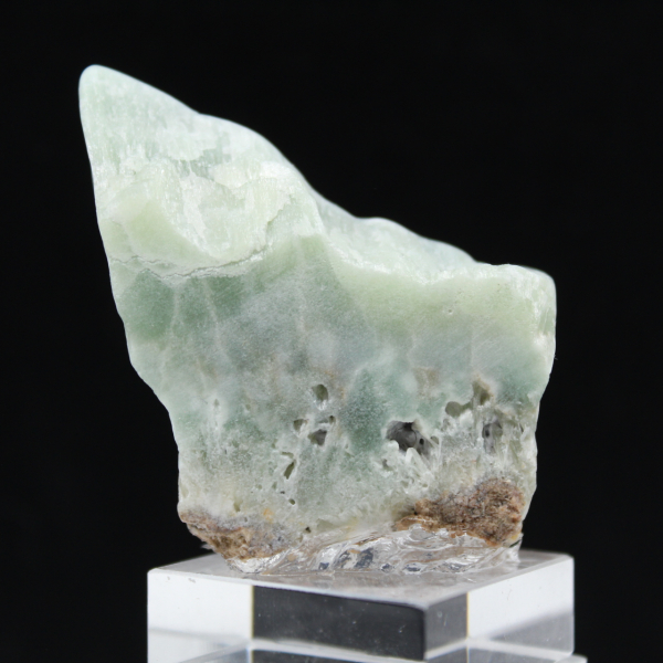 Rebanada de aragonita verde para colección de minerales