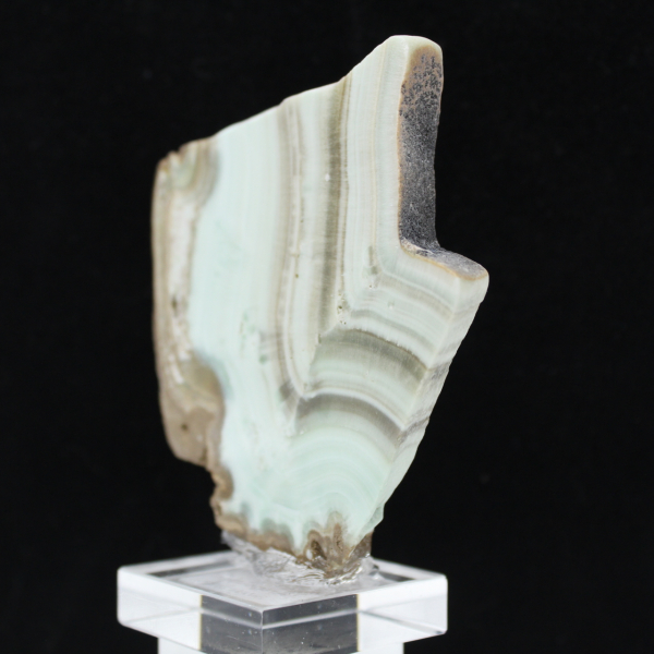 Rebanada de aragonita verde para colección de minerales