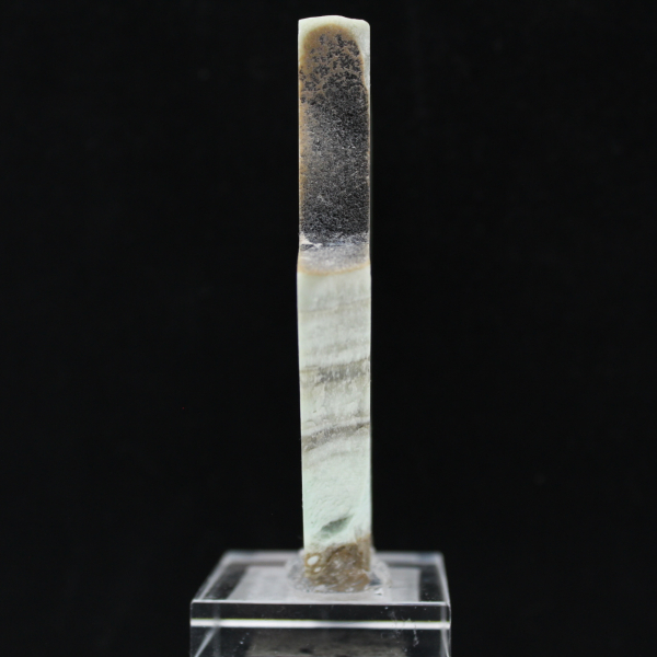Rebanada de aragonita verde para colección de minerales