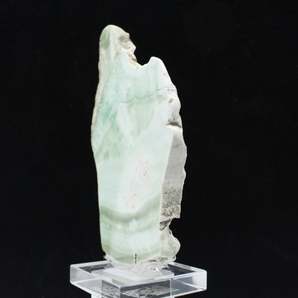 Rebanada auténtica y pulida de piedra de aragonita verde