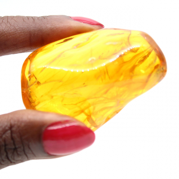 Guijarro de ámbar amarillo pulido: piedra fósil para decoración