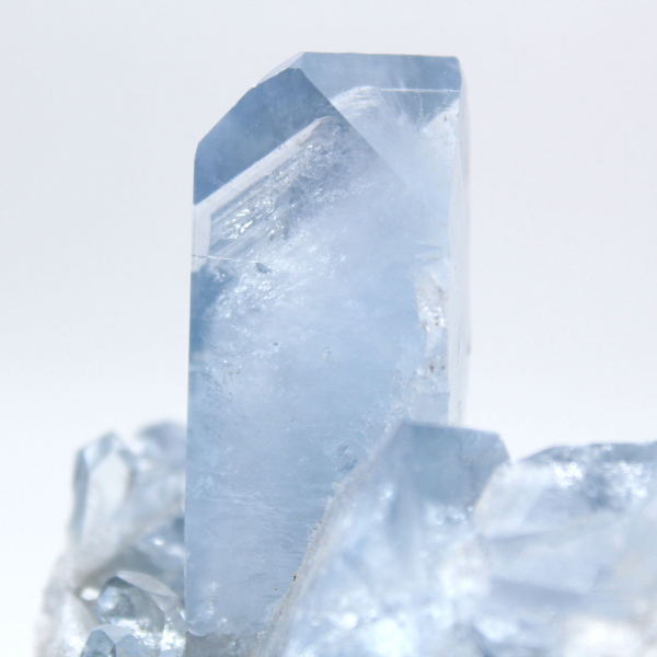 Geoda de celestita azul rara de Madagascar