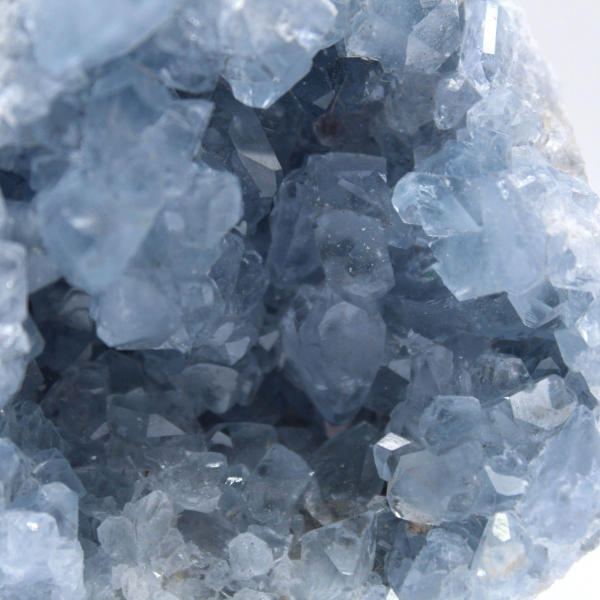 Geoda decorativa de celestita azul de Madagascar