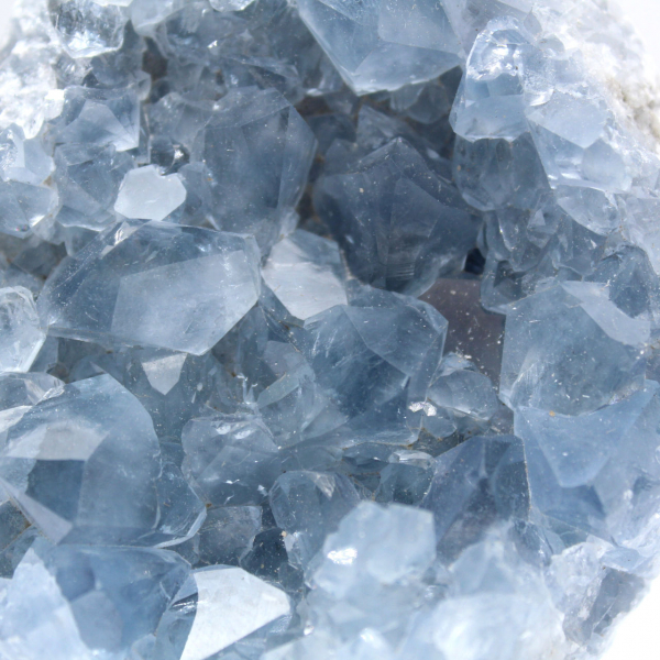 Celestita azul de geoda natural de Madagascar