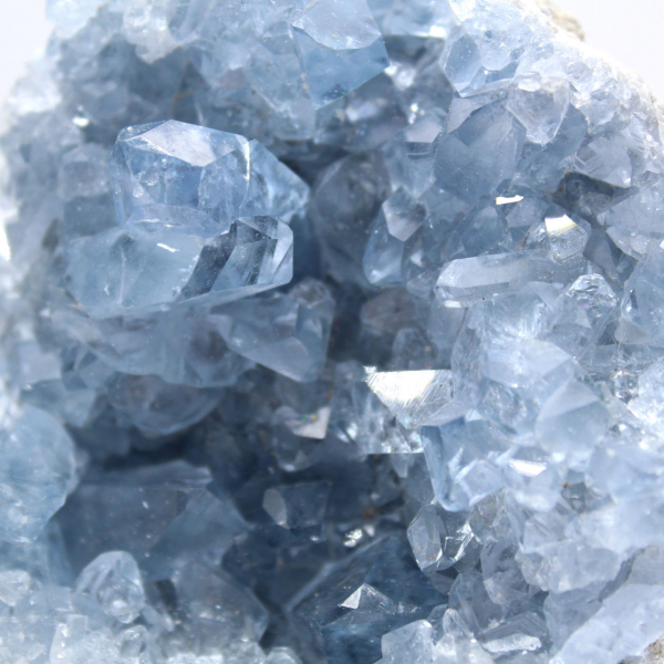 Geoda de celestita azul de Madagascar de primera calidad