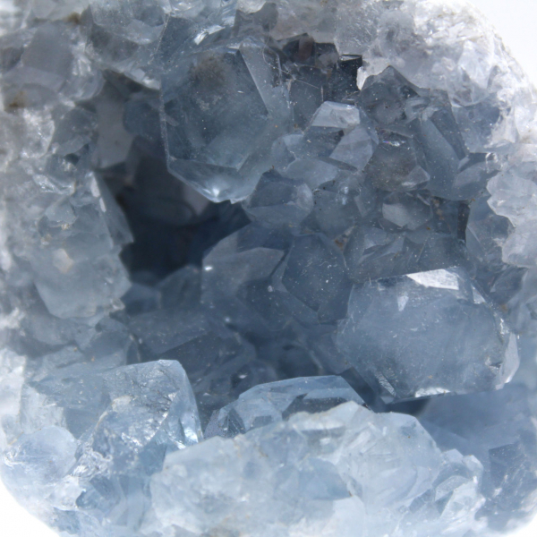Geoda única de celestita azul de Madagascar