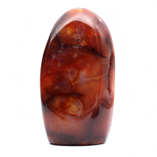 Pequeño ejemplar de cornalina pulida: auténtico mineral de Madagascar para coleccionismo y decoración.