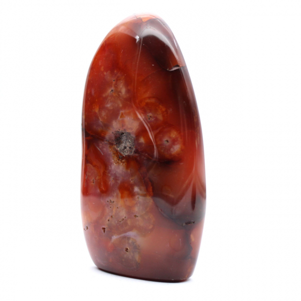 Pequeño ejemplar de cornalina pulida: auténtico mineral de Madagascar para coleccionismo y decoración.