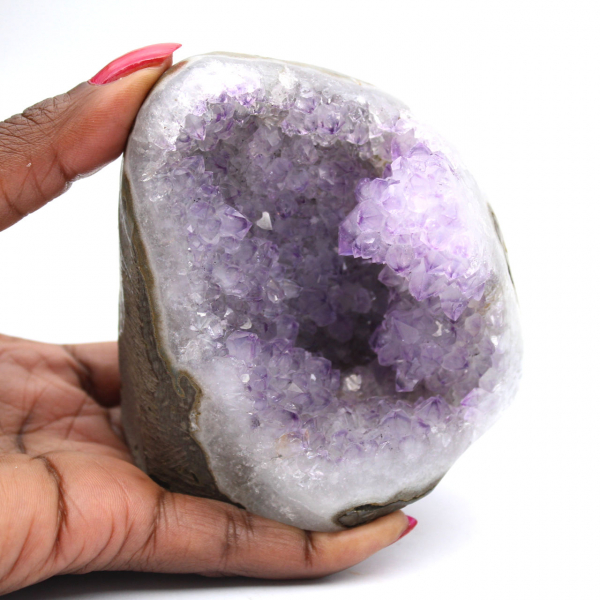 Pequeña geoda de amatista genuina de Brasil