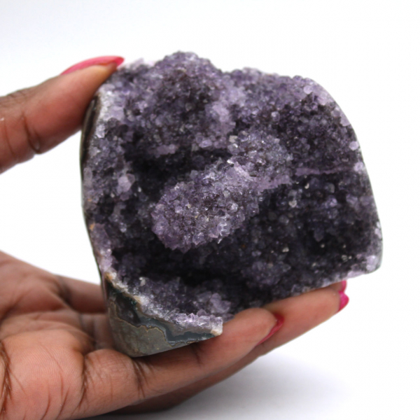 Pequeña drusa de amatista de Brasil: estética natural