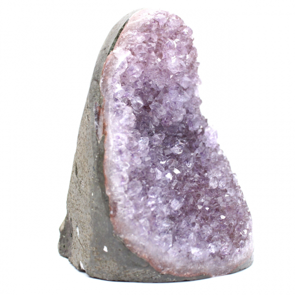 Drusa de amatista brasileña: un ejemplar de gran resistencia geológica