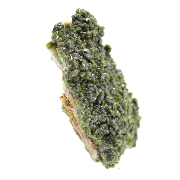 Cristales de epidota verde sobre una matriz del Alto Atlas