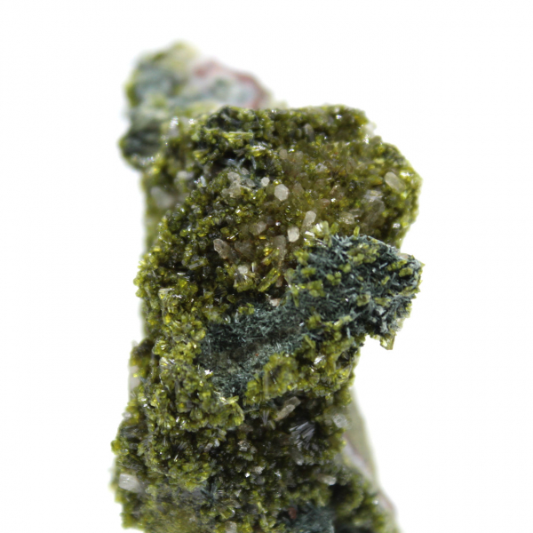 Epidota verde de Marruecos sobre matriz fina