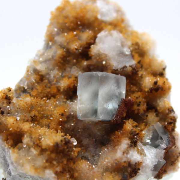 Ejemplar muy pequeño de fluorita: cristales verdes de Marruecos