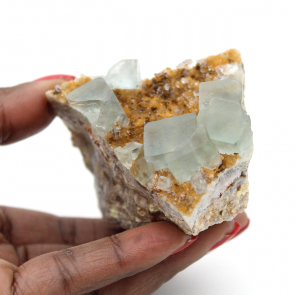 Fluorita verde en bruto: Cristal sobre roca madre, Marruecos