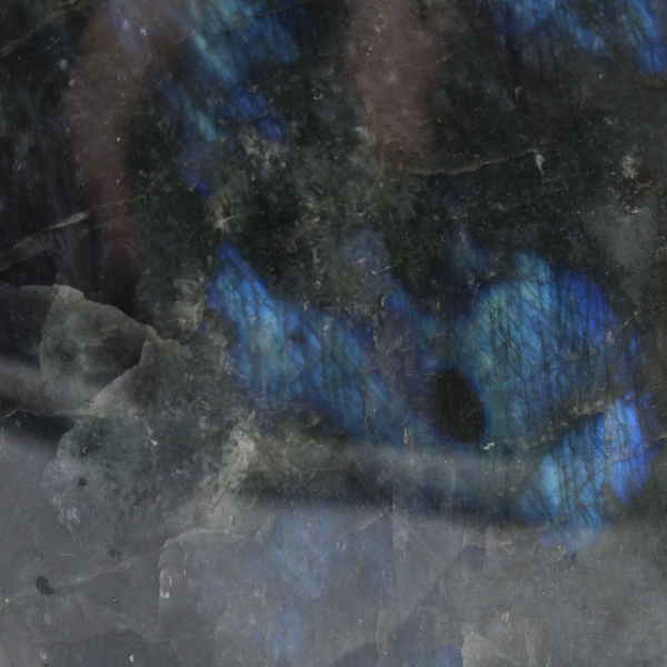 Labradorita pulida, pieza decorativa de Madagascar