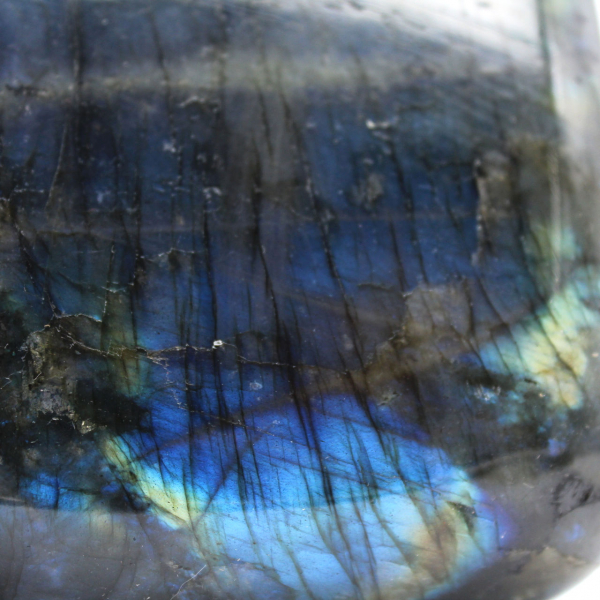 Pequeño adorno de labradorita pulida, Madagascar