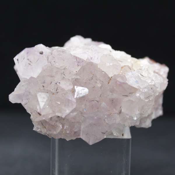 Pequeño cuarzo con goethita, roca de colección procedente de Marruecos