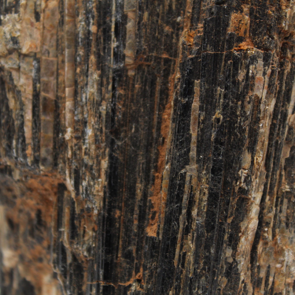 Turmalina negra de Madagascar - Pequeña roca en bruto