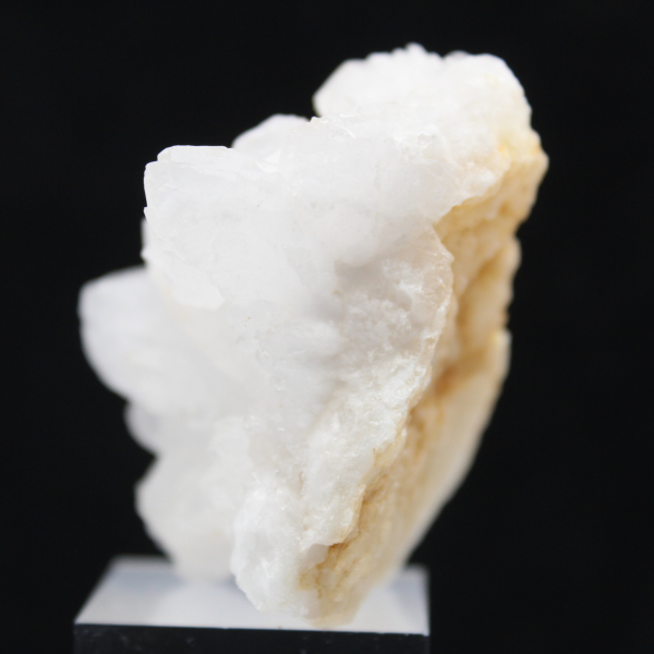 Cuarzo flor marroquí con cristalización ligera.