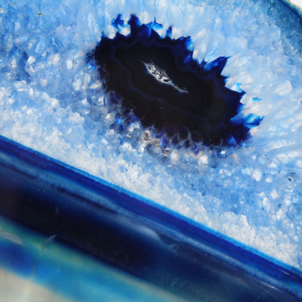 Ágata azul cortada de yacimientos brasileños