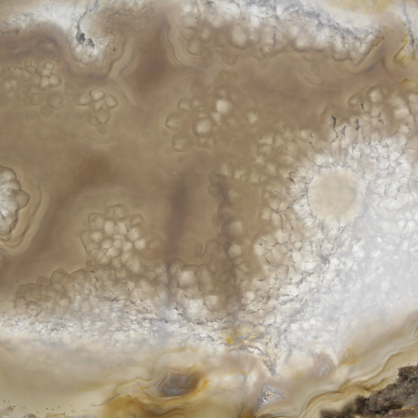 Rebanada de geoda de ágata brasileña