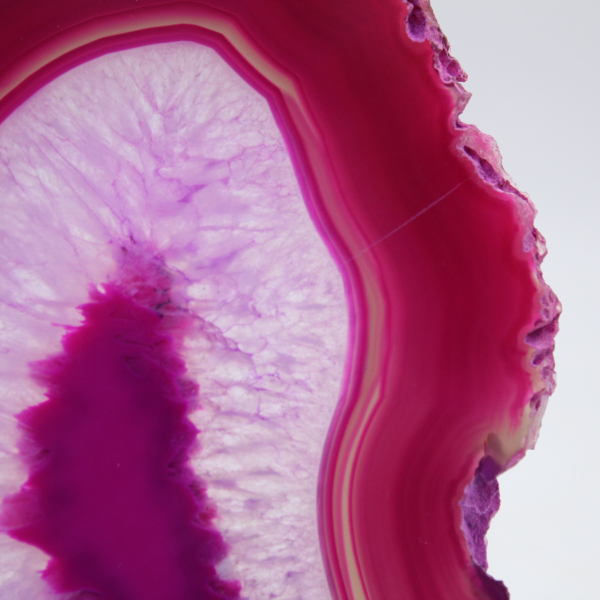 Rebanada de ágata teñida de rosa natural