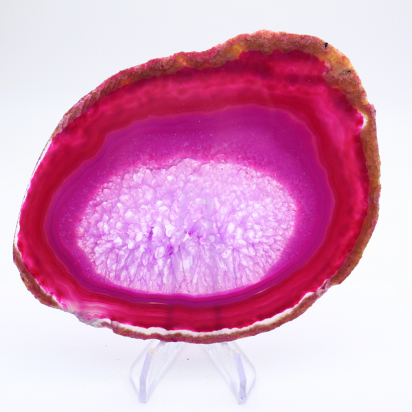 Rebanada decorativa de ágata teñida de rosa