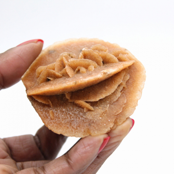 Rosa del desierto marroquí: un objeto decorativo crudo