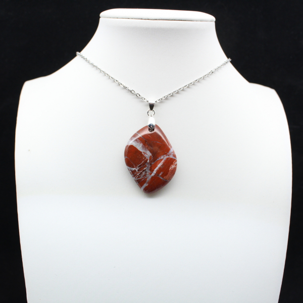 Jaspe rojo de Madagascar en un fiaje