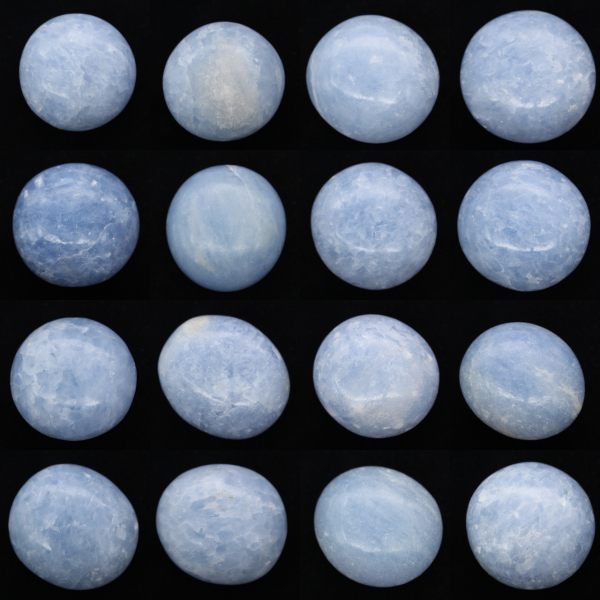 Guijarros de calcita azul