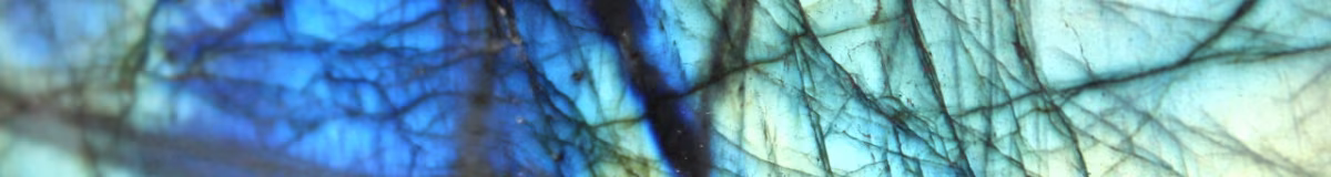 Labradorita: Descubre los secretos de esta piedra con reflejos misteriosos labradorite bloc 030