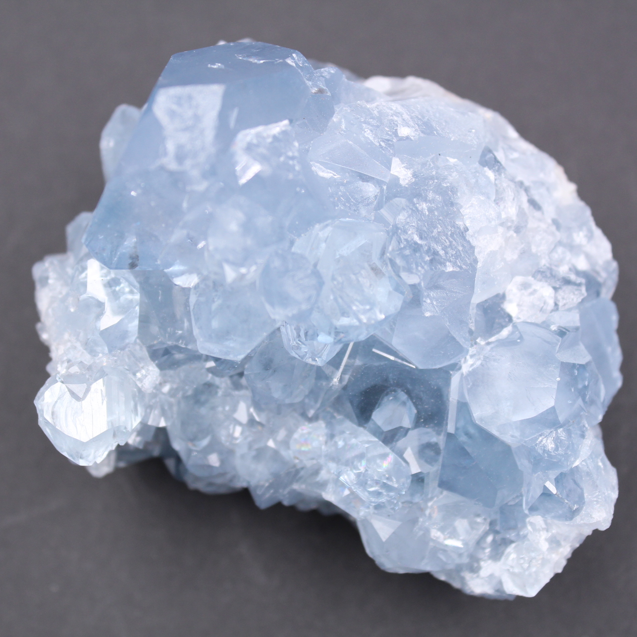 Cristales de celestita azul
