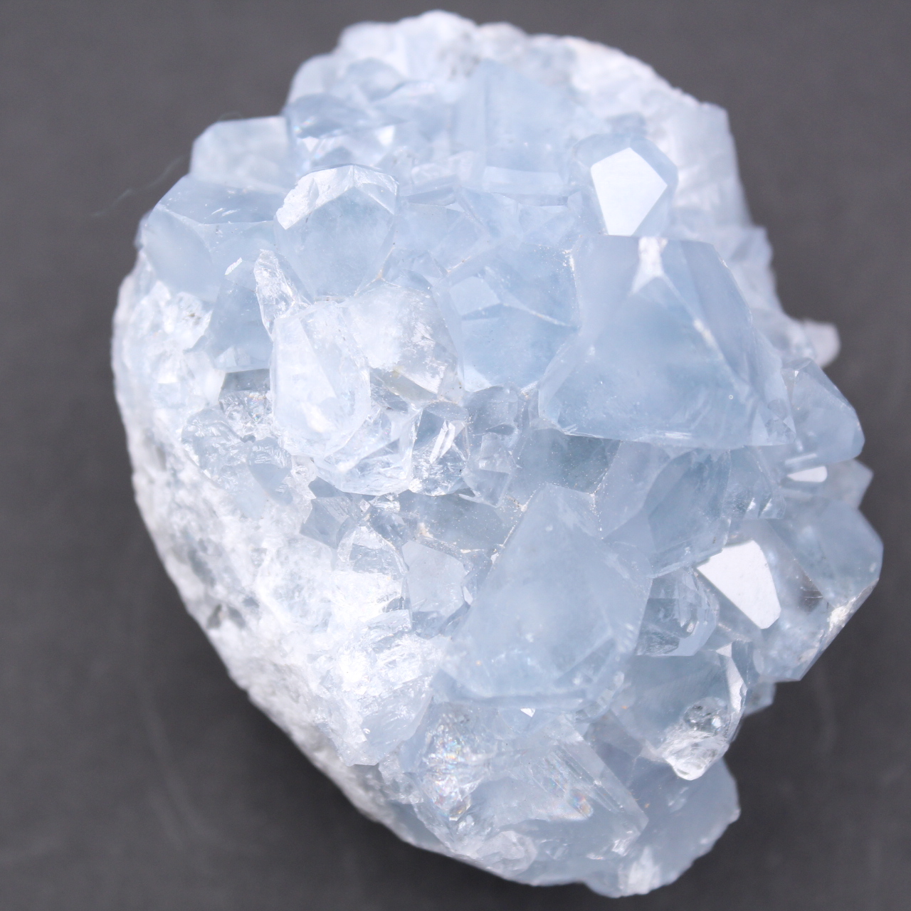 Cristales de celestita azul