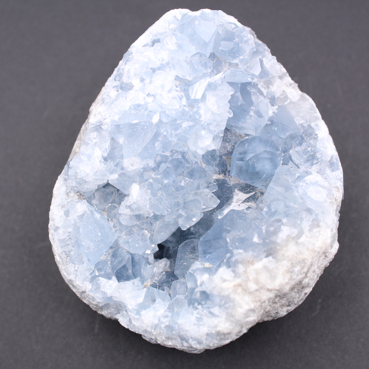 Cristales de celestita azul