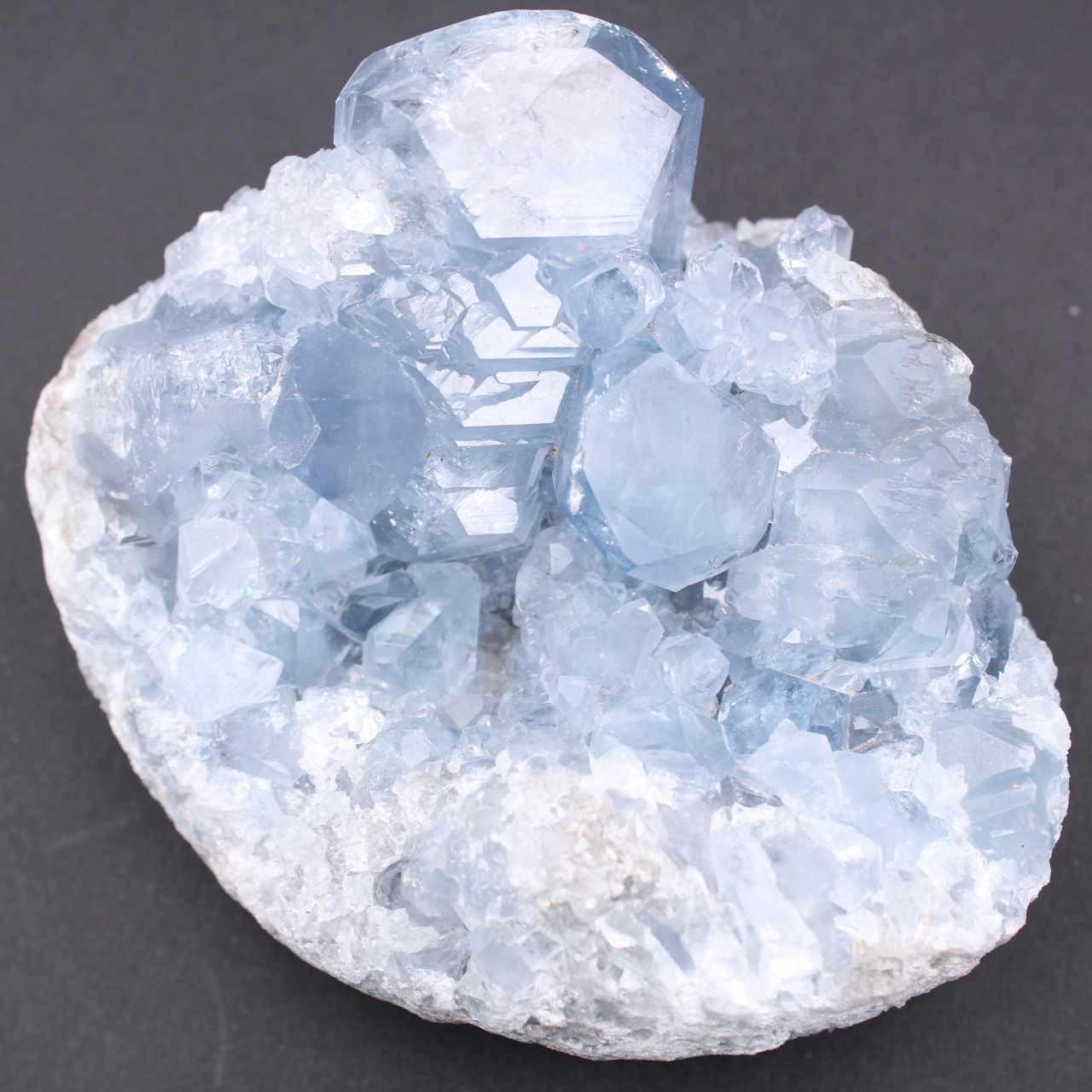 Cristales de celestita azul