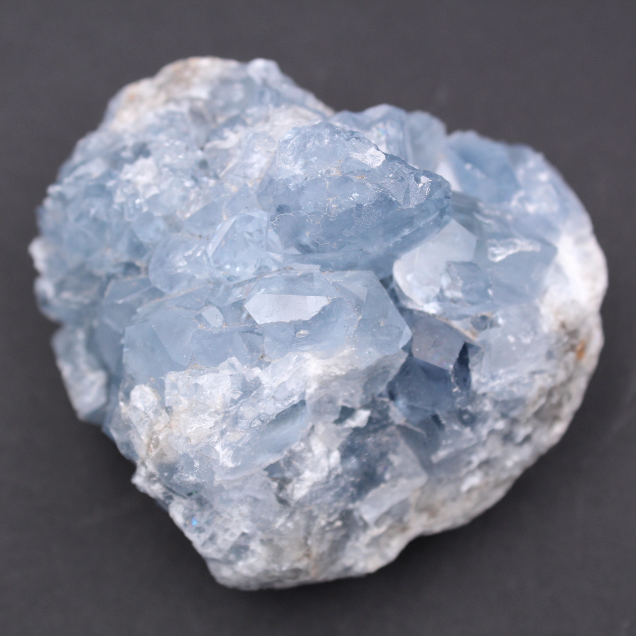 Cristales de celestita azul