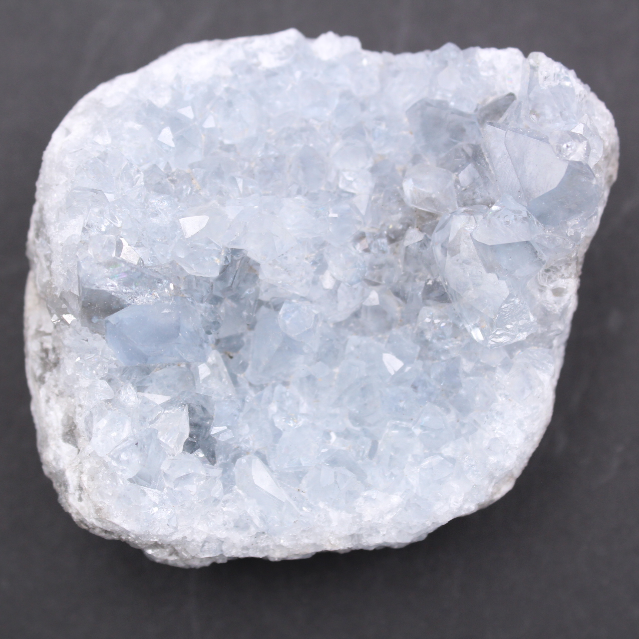 Cristales de celestita azul