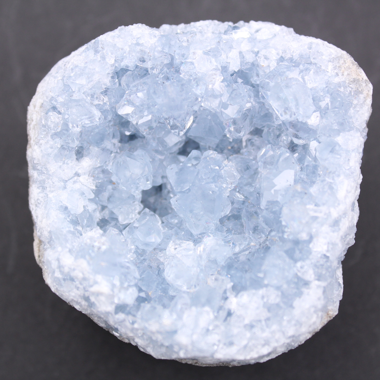 Cristales de celestita azul