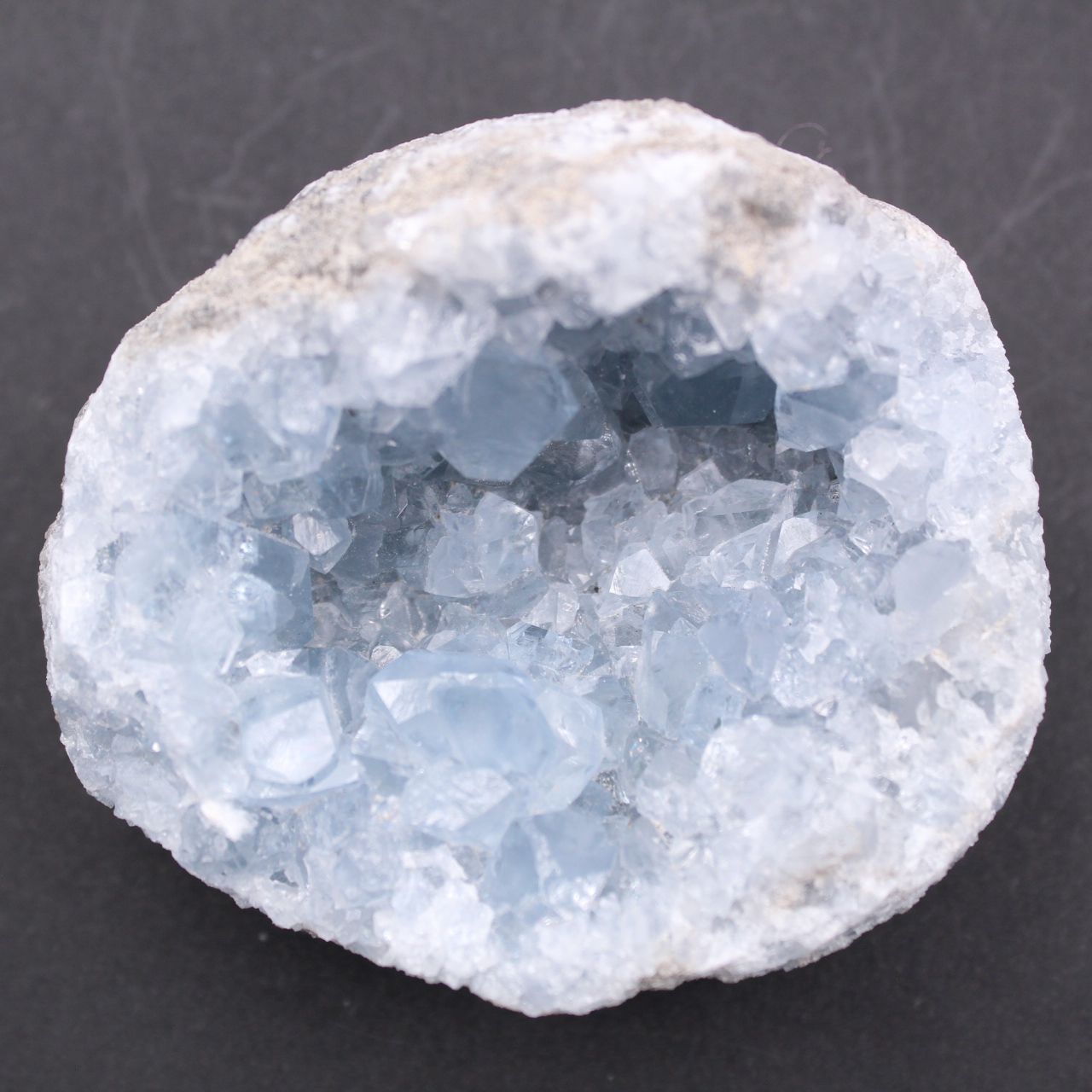 Cristales de celestita azul
