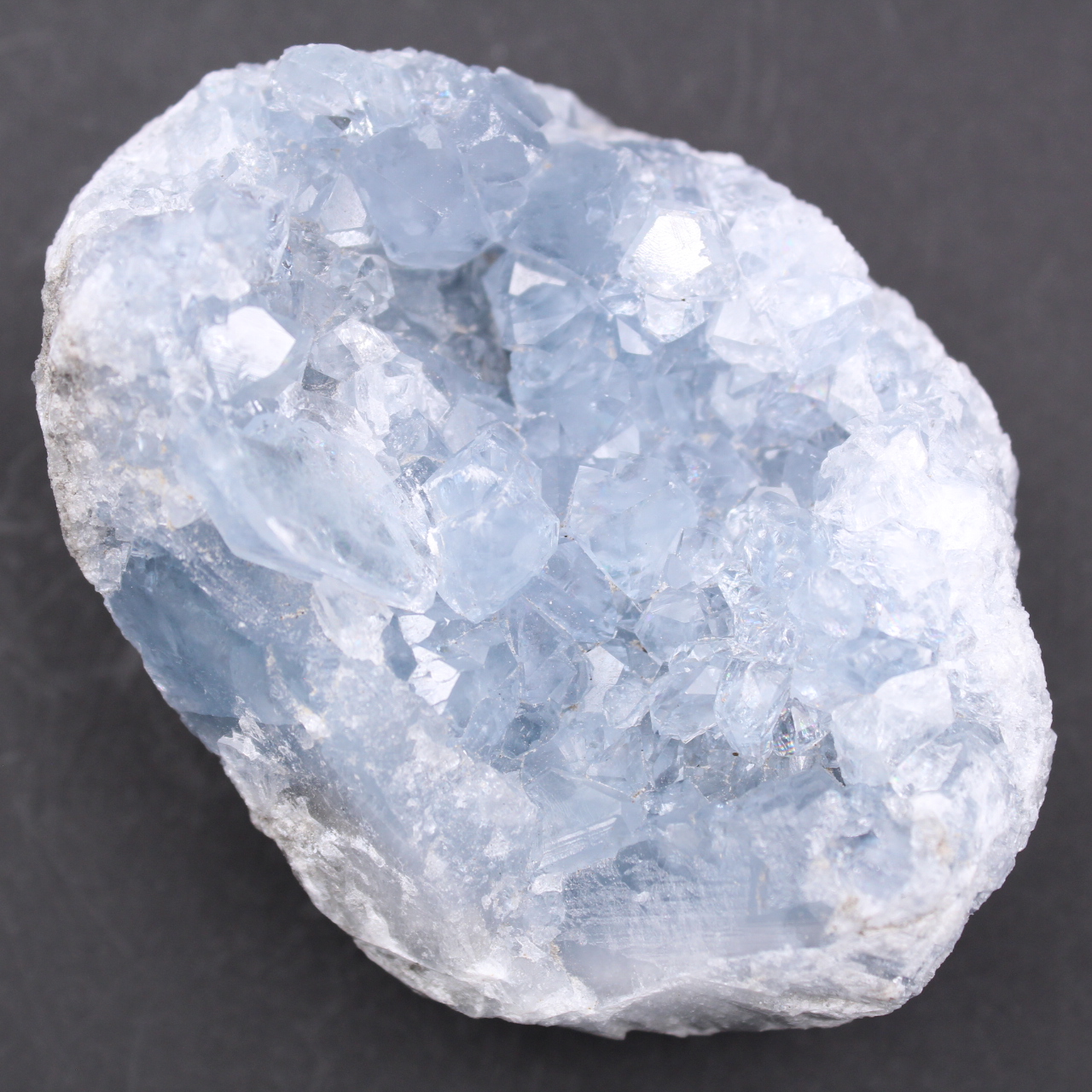 Cristales de celestita azul