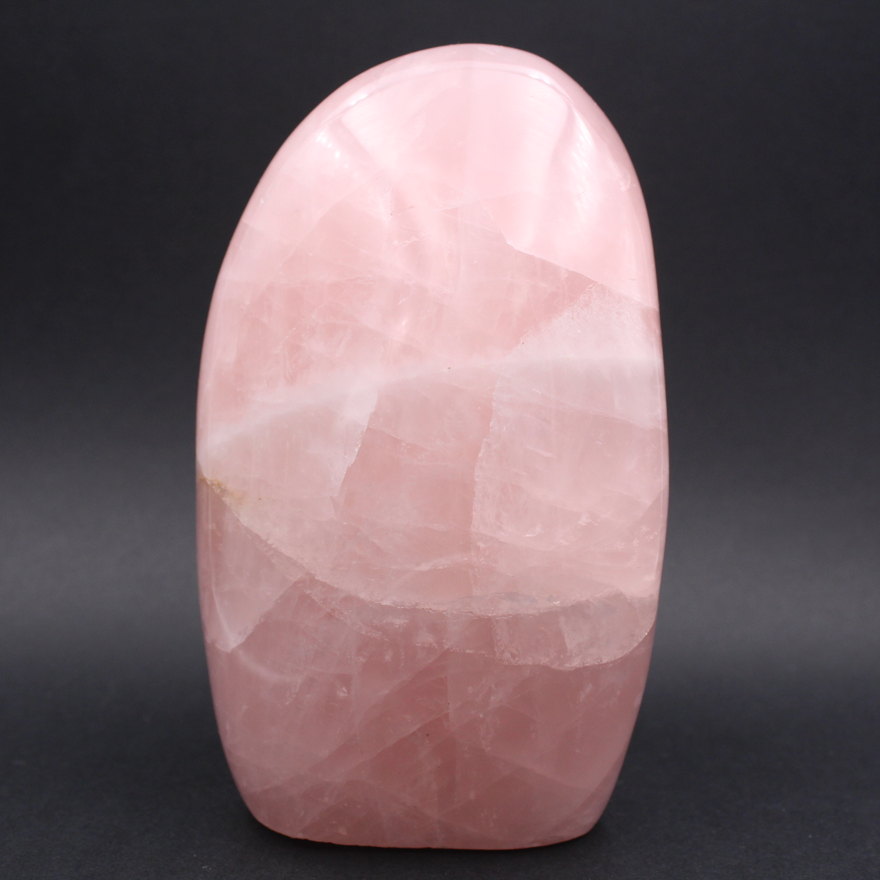 Gran bloque pulido de cuarzo rosa