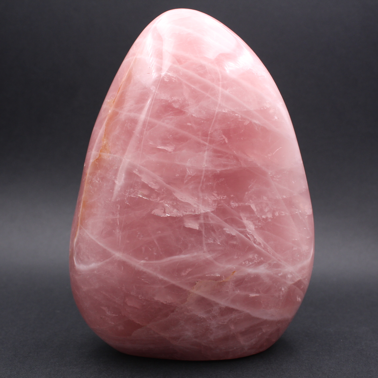 Gran bloque pulido de cuarzo rosa