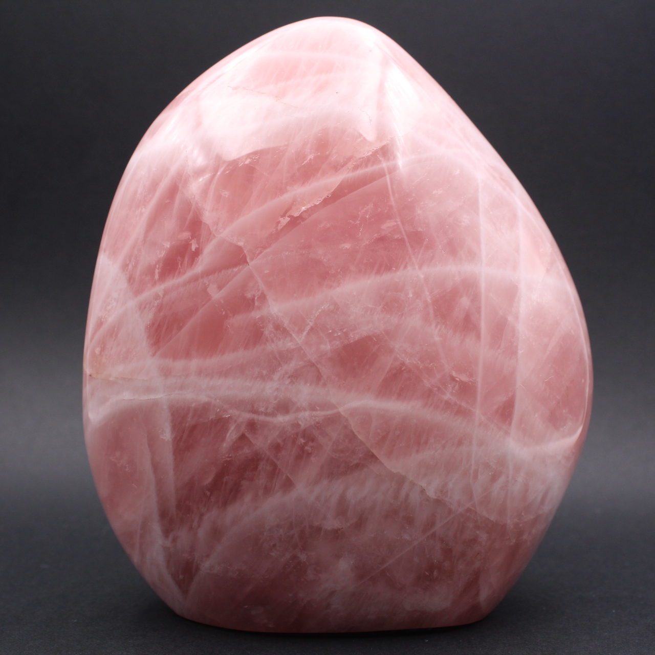 Gran bloque pulido de cuarzo rosa
