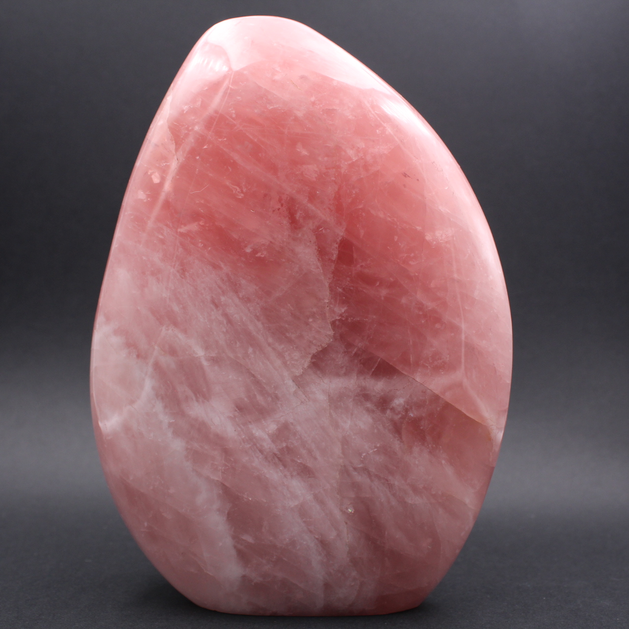 Gran bloque pulido de cuarzo rosa