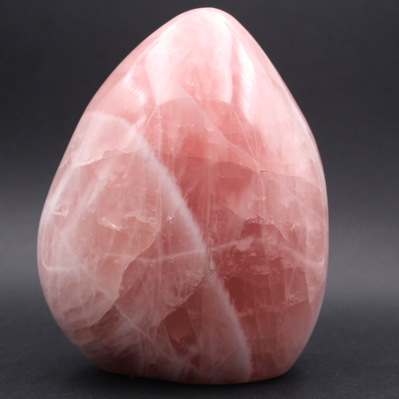 Gran bloque pulido de cuarzo rosa