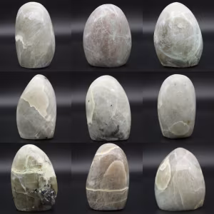 Piedra garnierita pulida