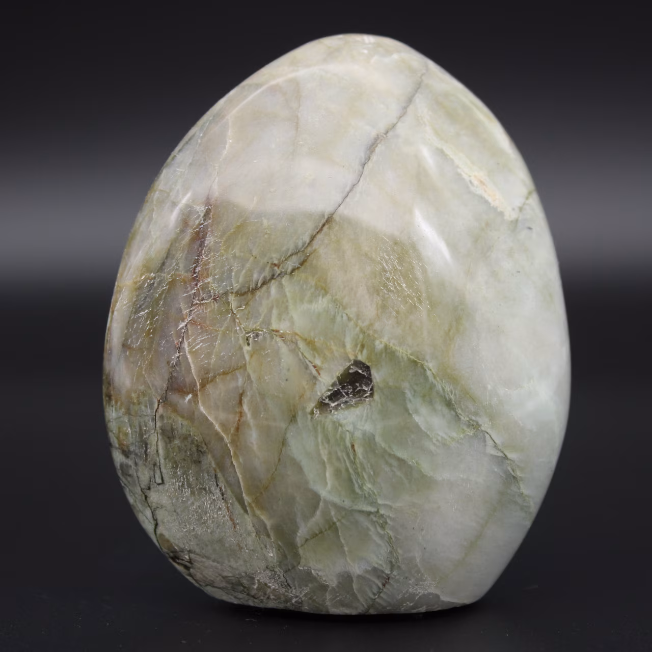 Piedra garnierita pulida
