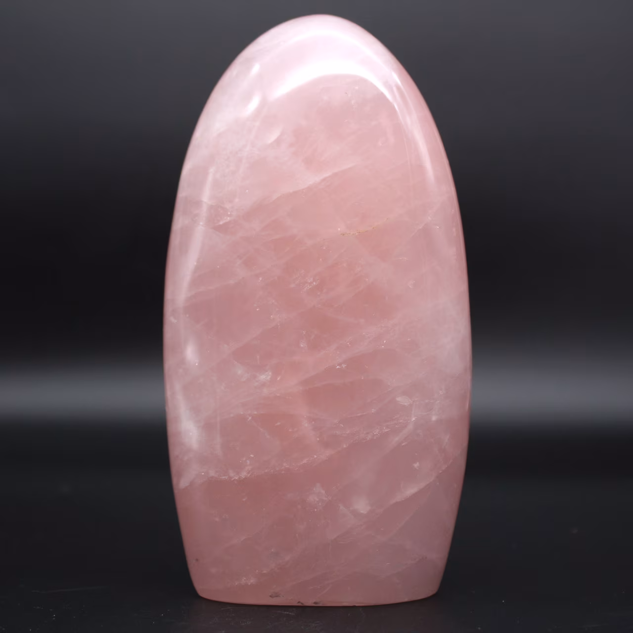 Piedra de cuarzo rosa pulida